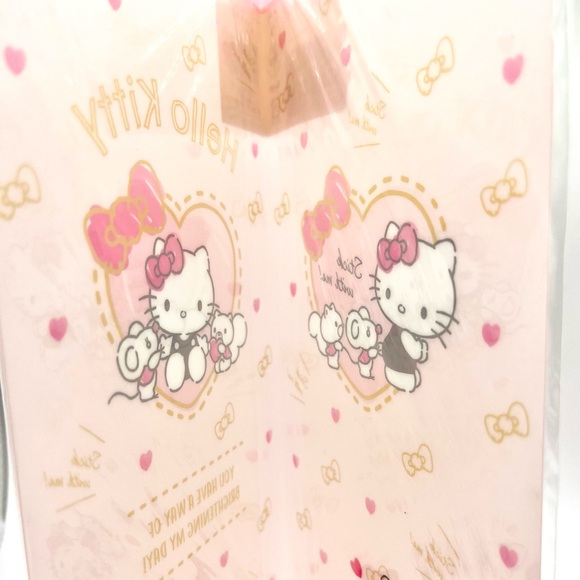 Hello Kitty Glittery Ticket Holder - Picture 2 of 3